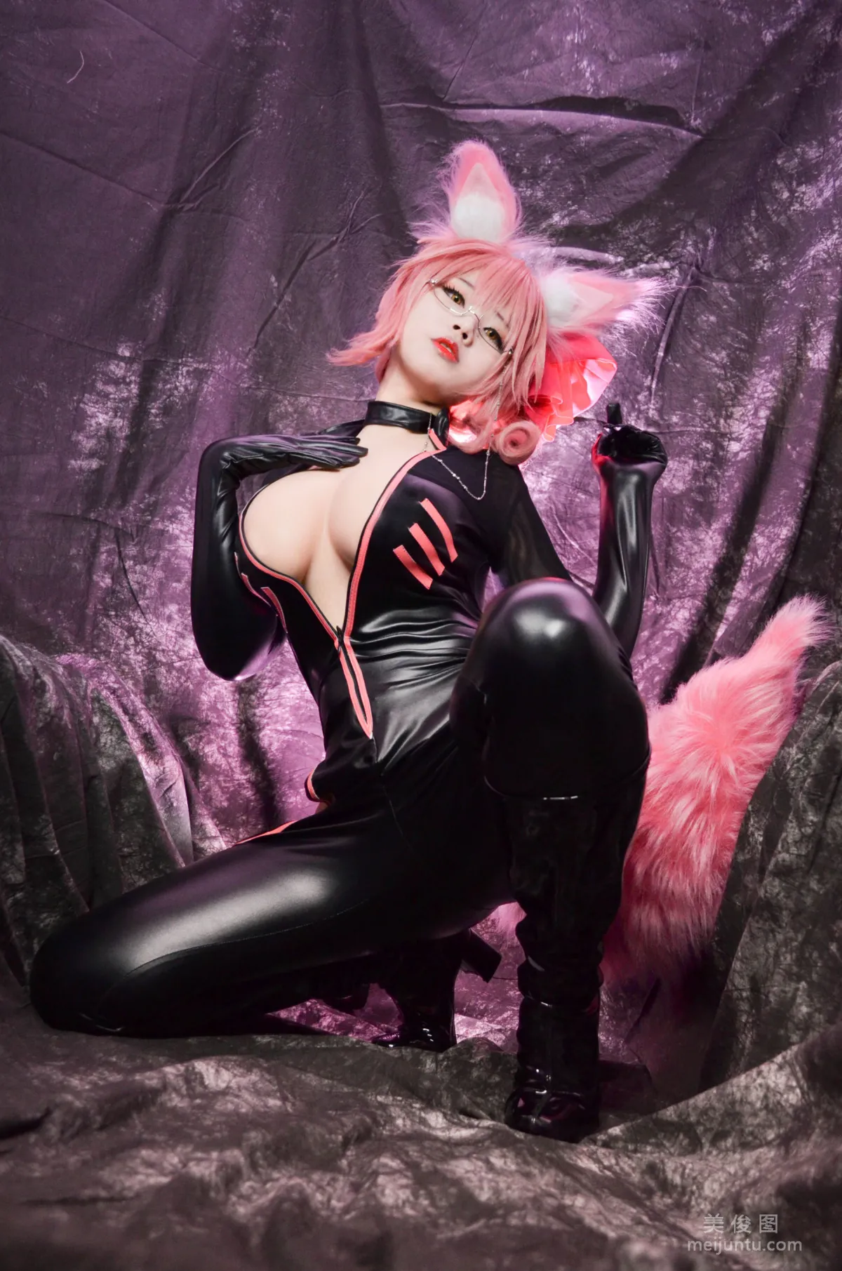萱-KaYa 《Tamamo Secretary (Fate Grand Order)》 写真集