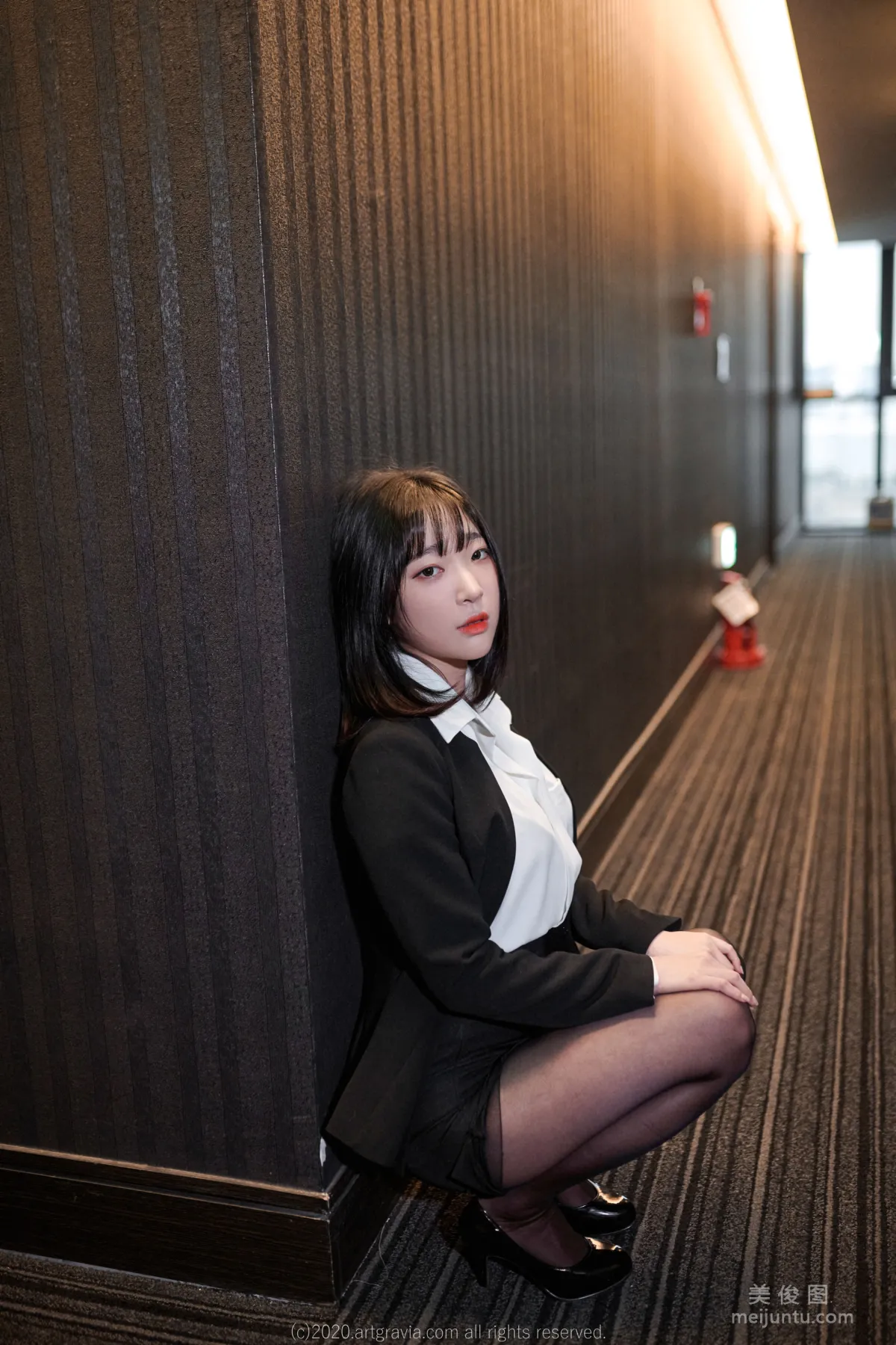 姜仁卿 《黑丝女秘书》 [ARTGRAVIA] VOL.147 写真集