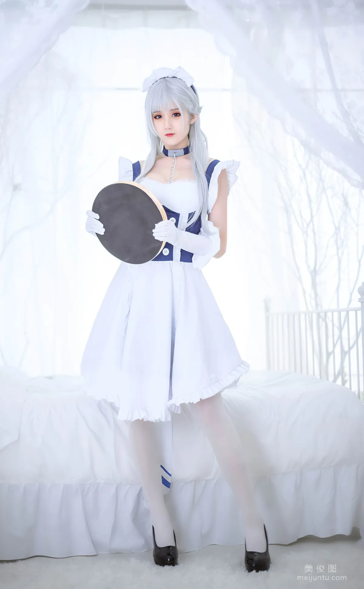 Akisoso秋楚楚 《贝尔法斯特女仆》 写真集
