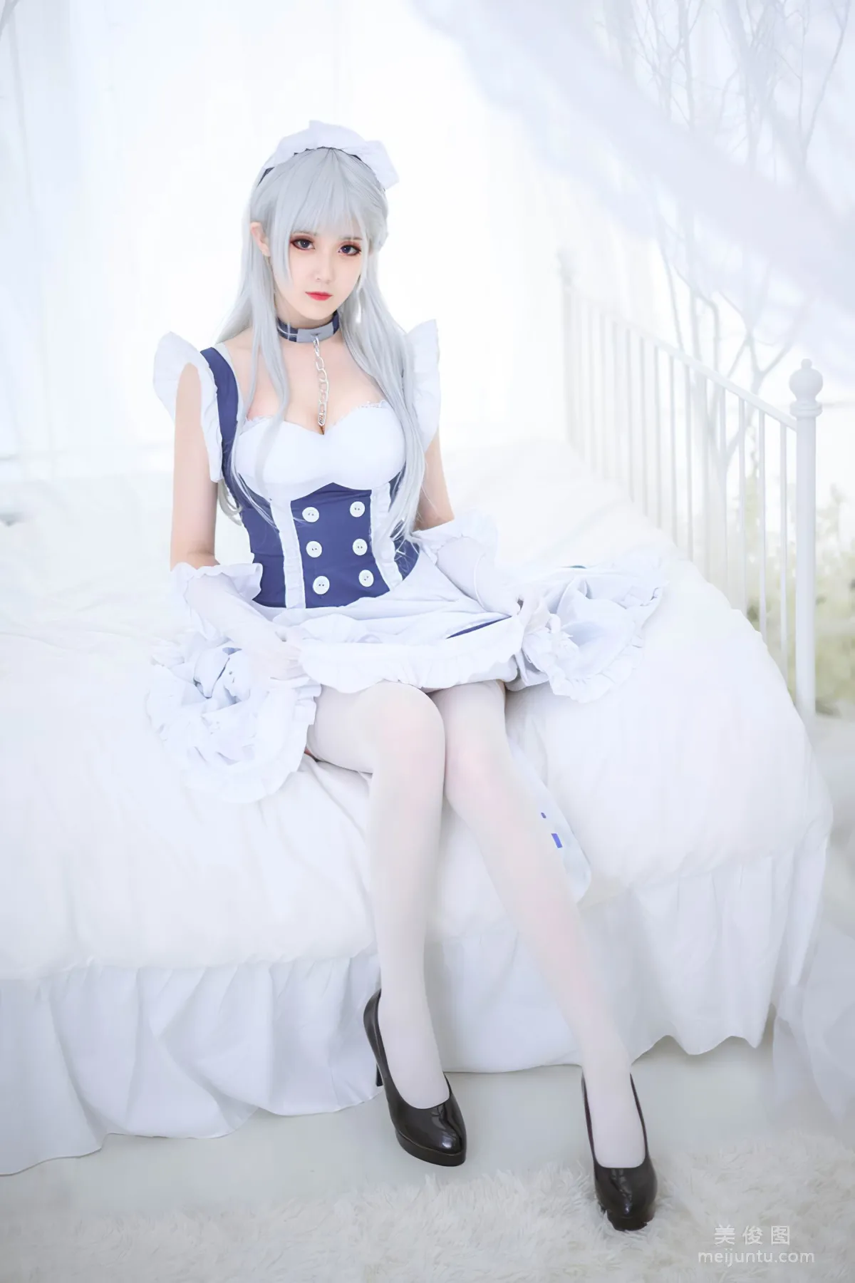 Akisoso秋楚楚 《贝尔法斯特女仆》 写真集