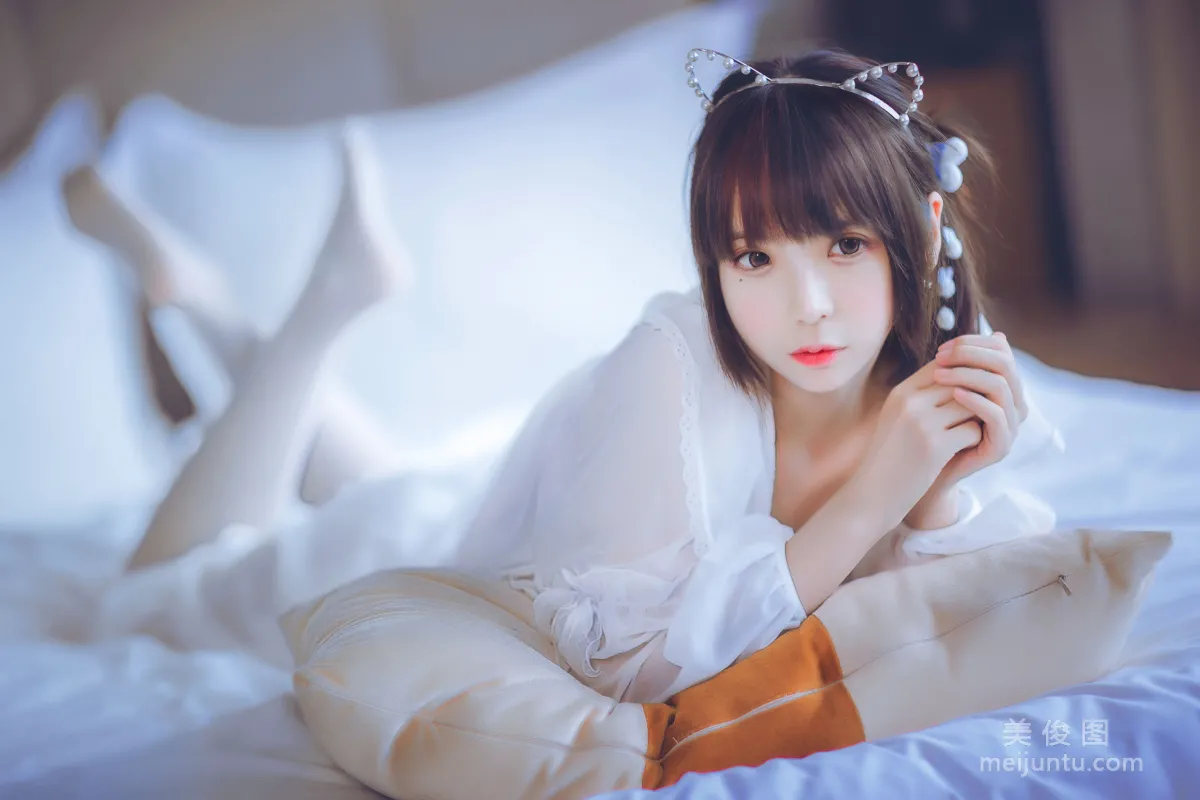 [美女Coser] 疯猫ss 《白色睡衣》 写真集