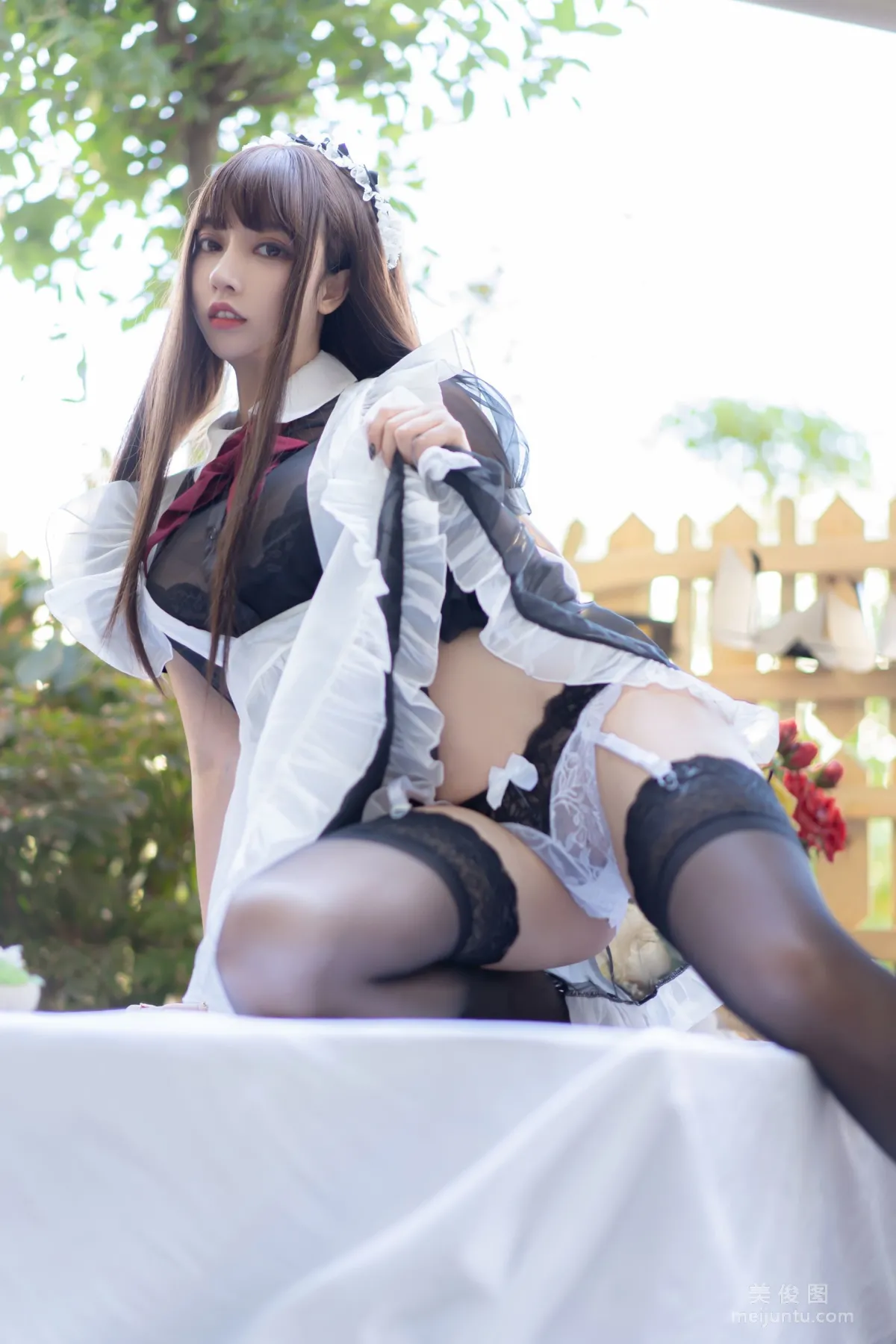 [美女Coser] 米线线sama 《透明女仆》 写真集