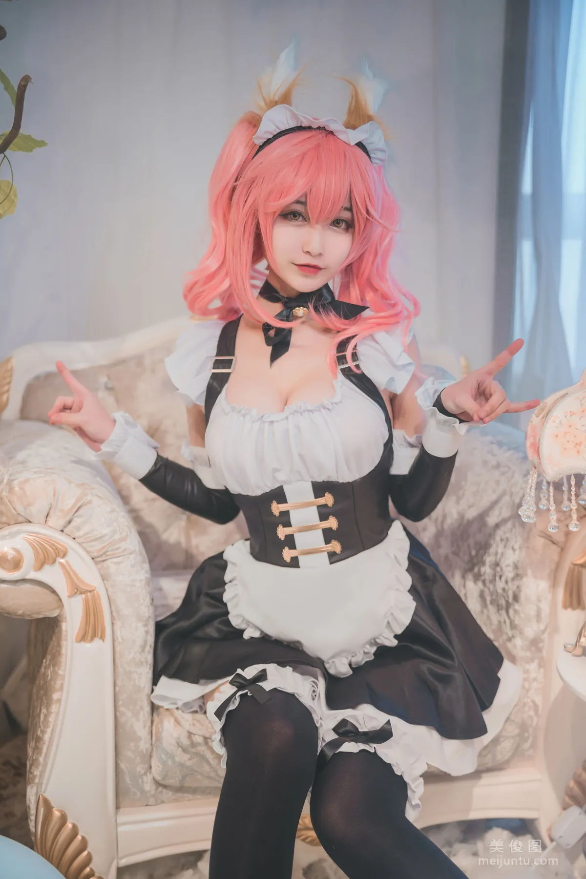 美女Coser铁板烧鬼舞w 《玉藻前女仆》 写真集