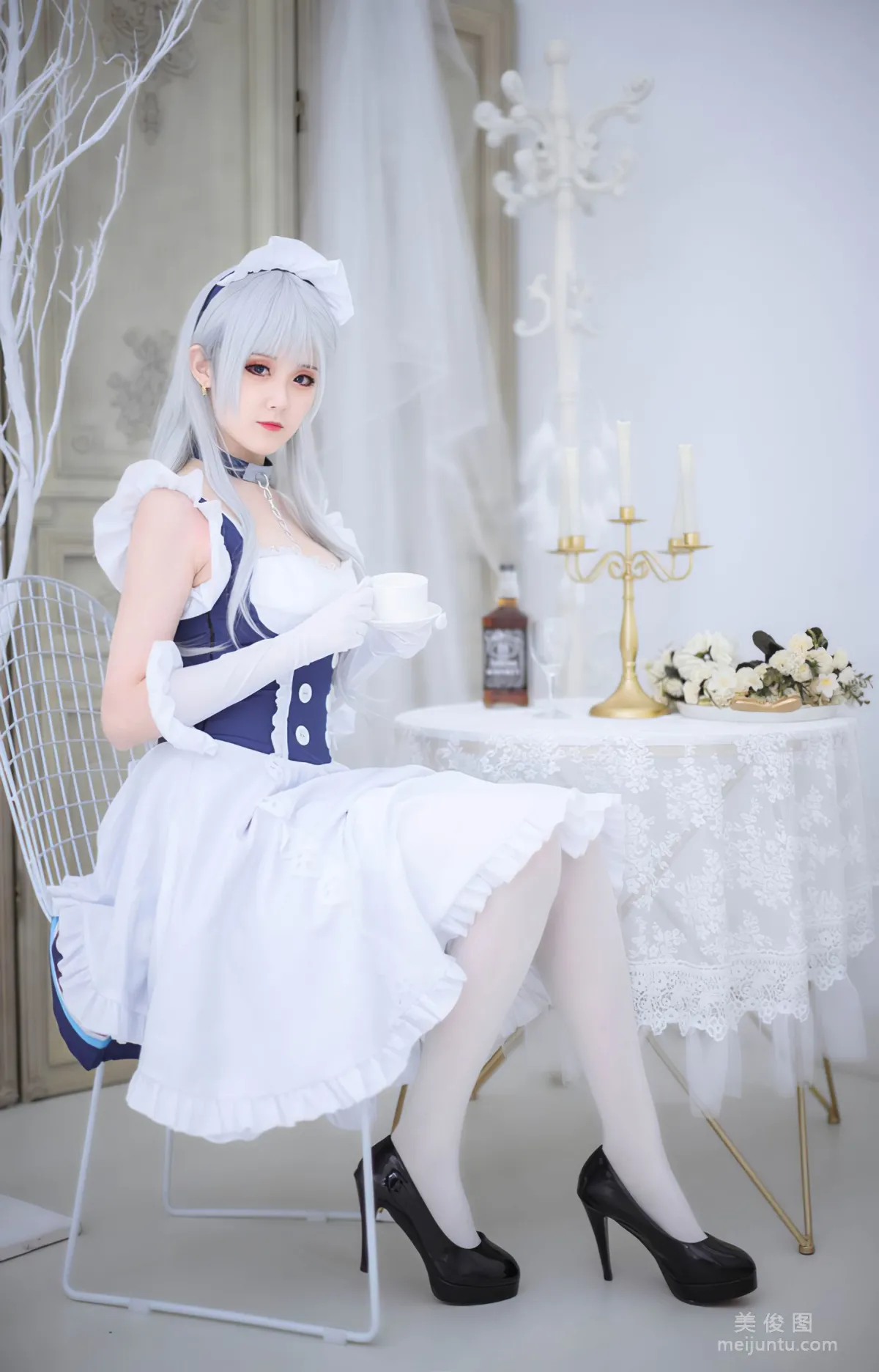 Akisoso秋楚楚 《贝尔法斯特女仆》 写真集