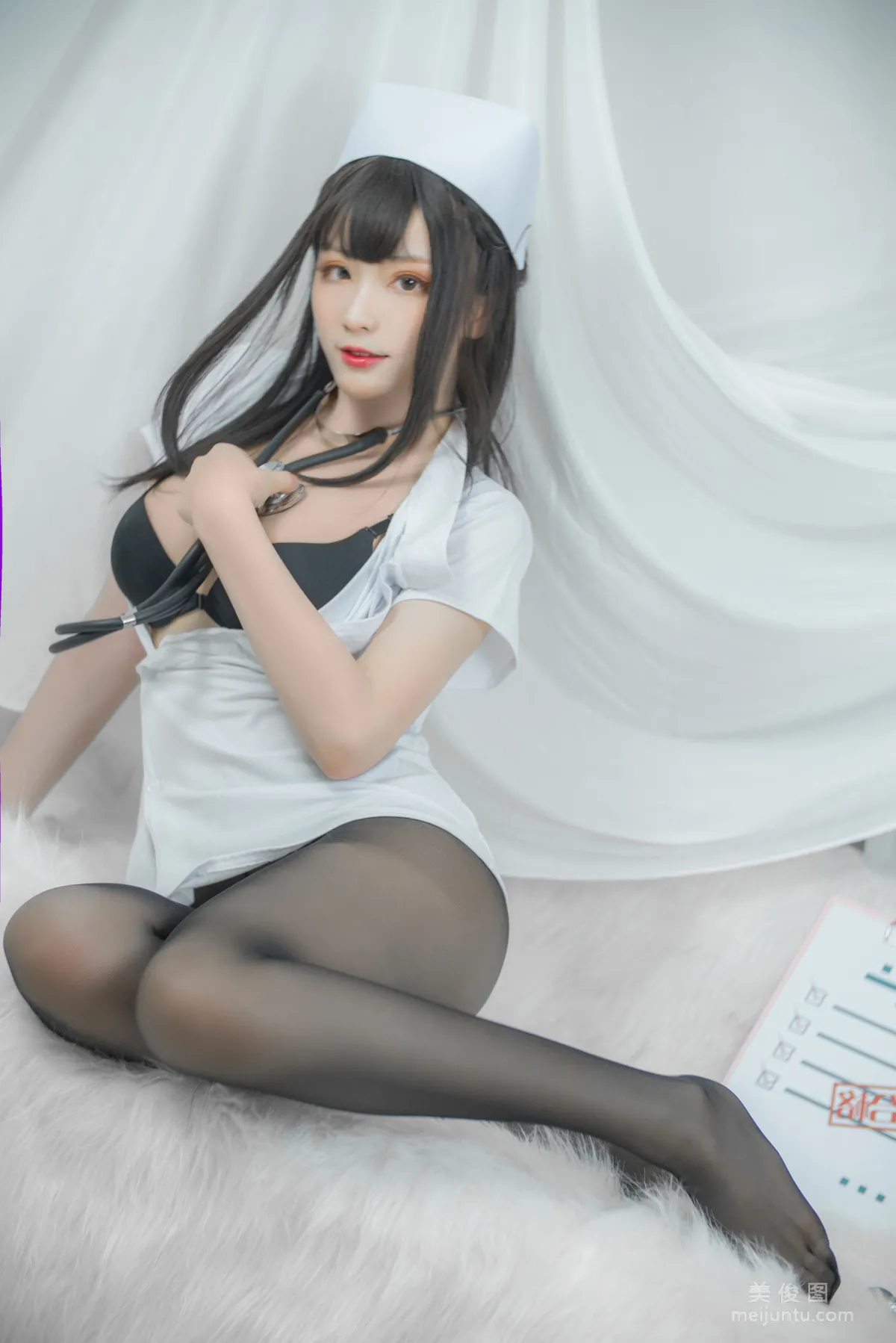 起司块wii 《白色护士》 写真集