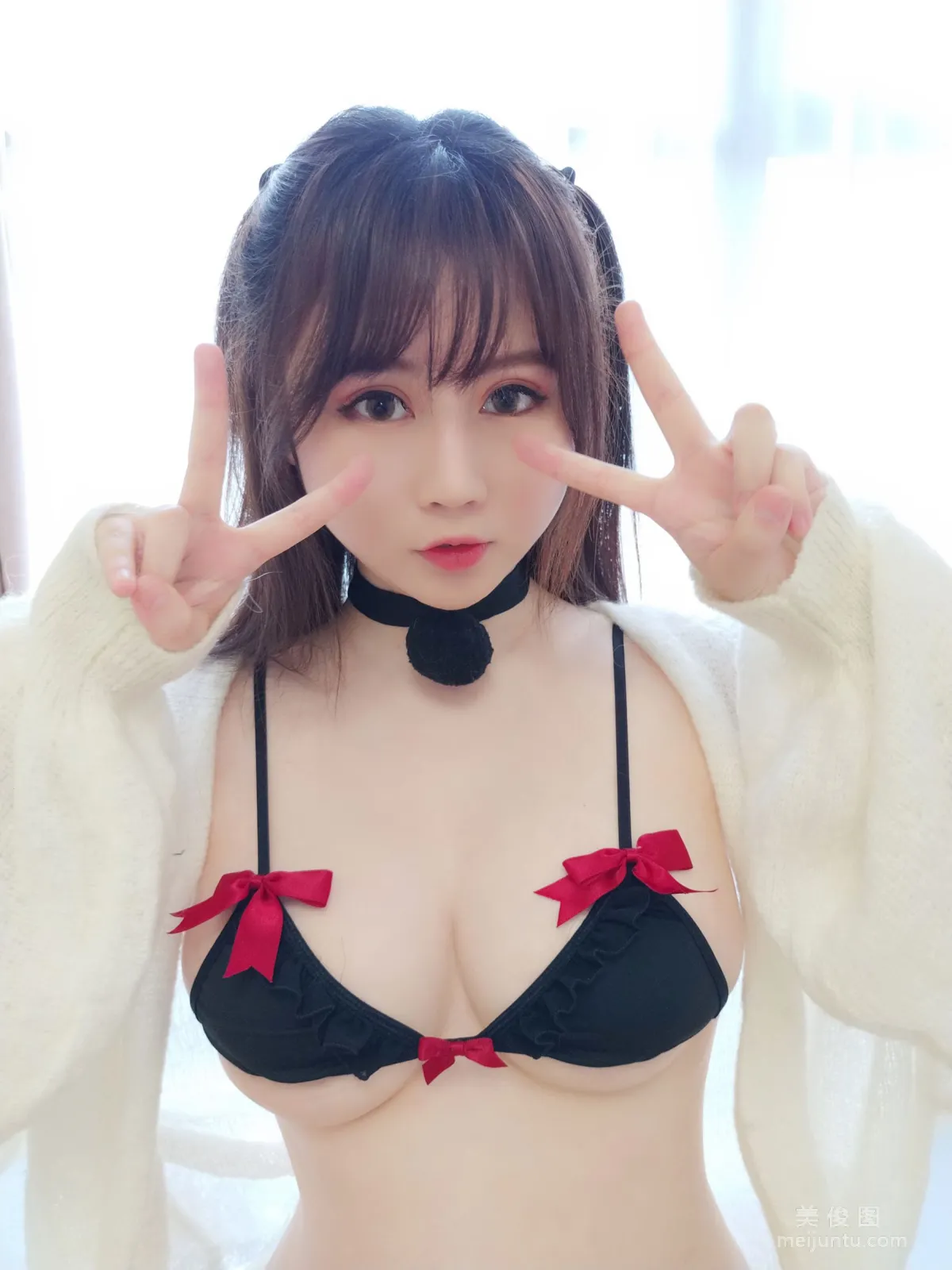 [美女Coser] 是依酱呀 《黑色情趣内衣》 写真集