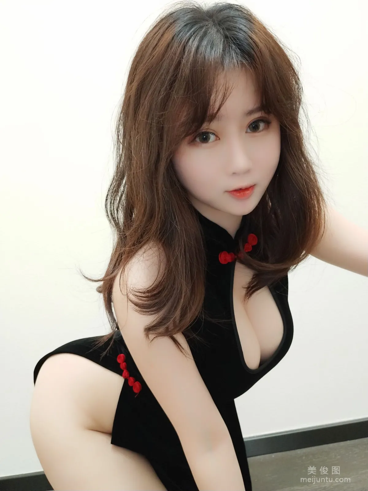 [美女Coser] 是依酱呀 《旗袍》 写真集