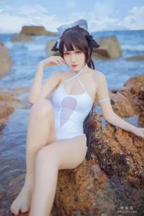 抖娘-利世×不呆猫 《獒犬海边泳装》 写真集