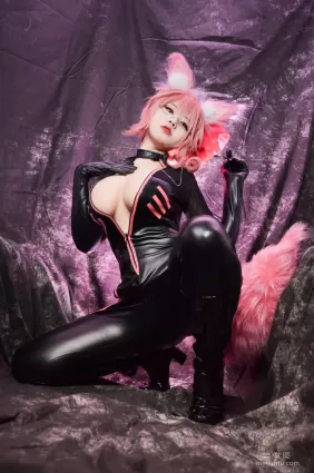 萱-KaYa 《Tamamo Secretary (Fate Grand Order)》 写真集