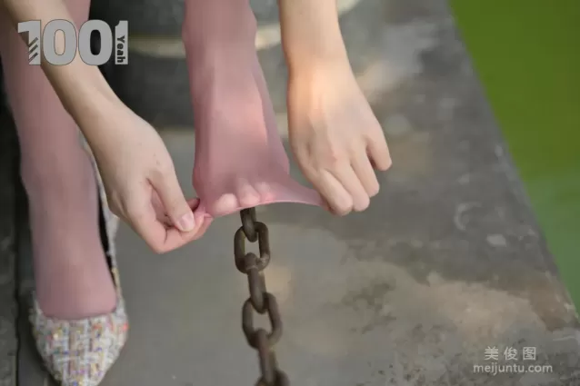 [IESS一千零一夜] 模特：腿腿《邂逅2》 街拍美腿写真集