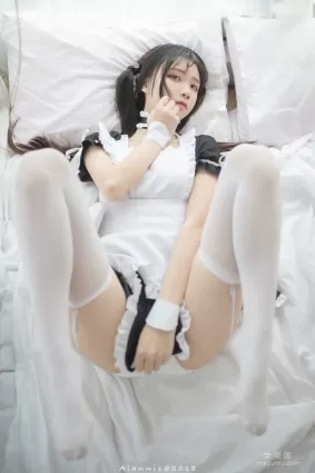[美女Coser] 五更百鬼 《女仆》 写真集
