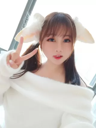 Cosplayer是依酱呀 《羊咩咩》 写真集