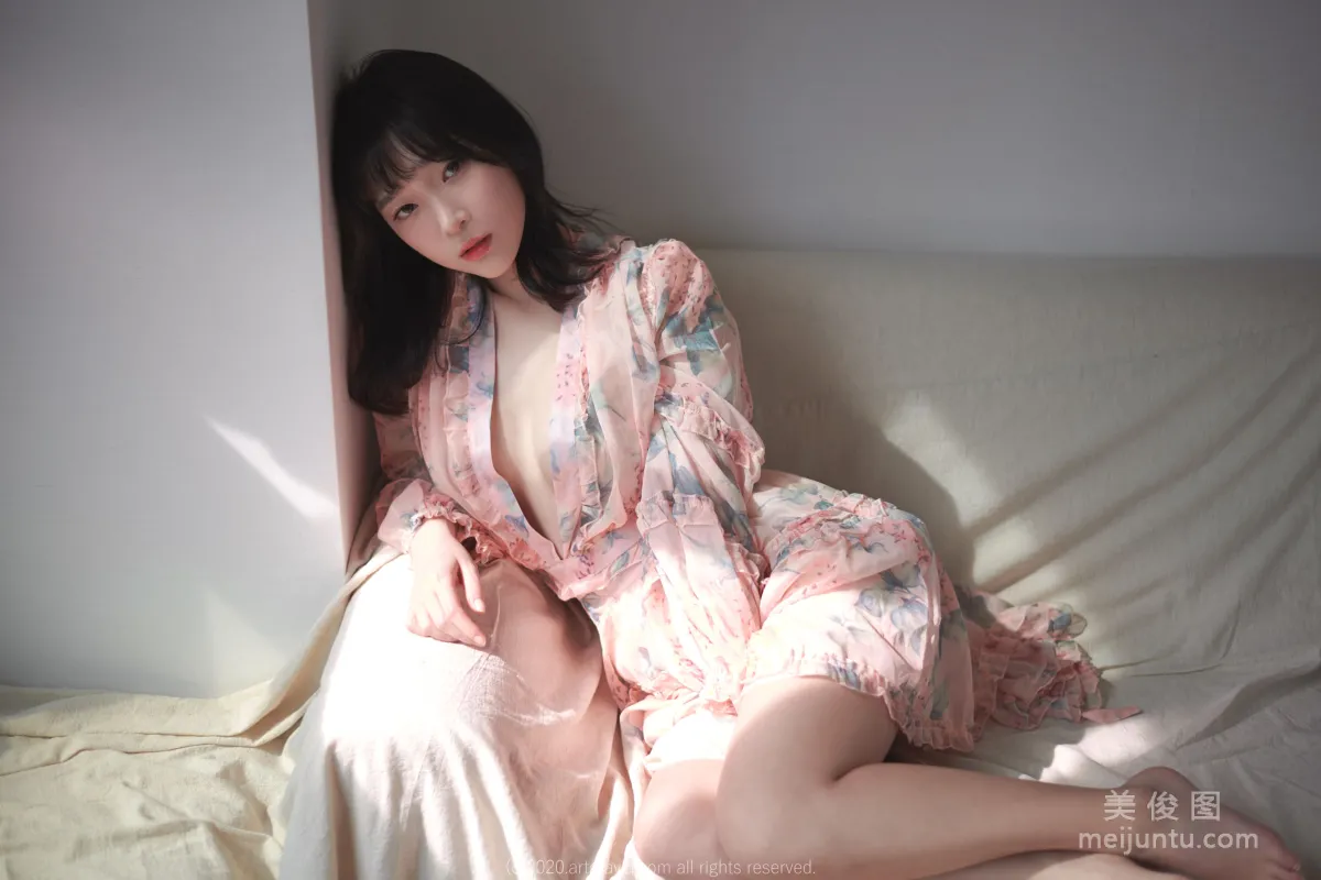 姜仁卿 《粉媚睡衣+湿身猫女郎》 [ARTGRAVIA] VOL.164 写真集