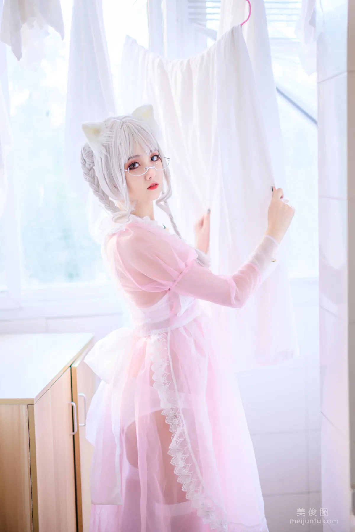 Coser美女Akisoso秋楚楚 《粉色透明女仆》 写真集