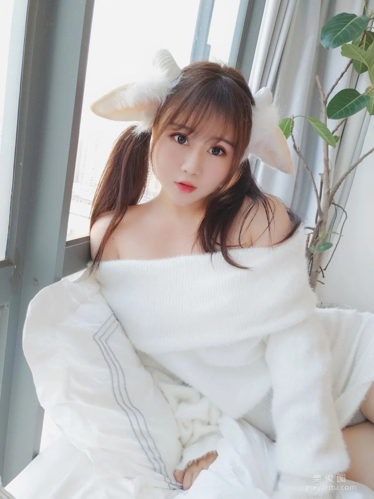Cosplayer是依酱呀 《羊咩咩》 写真集