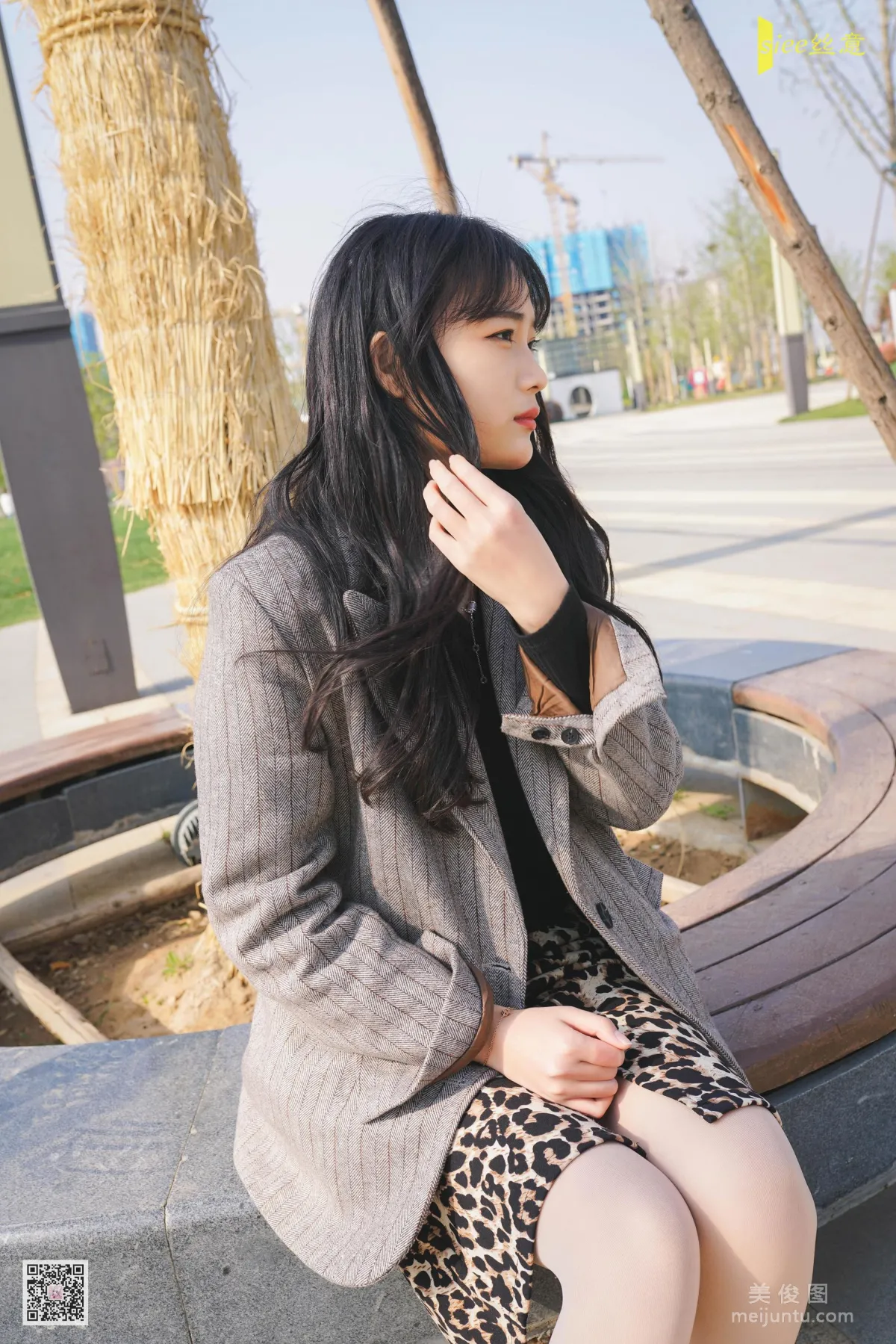 [丝意SIEE] No.439 筠筠 《春潮，摆脱羁绊》 写真集