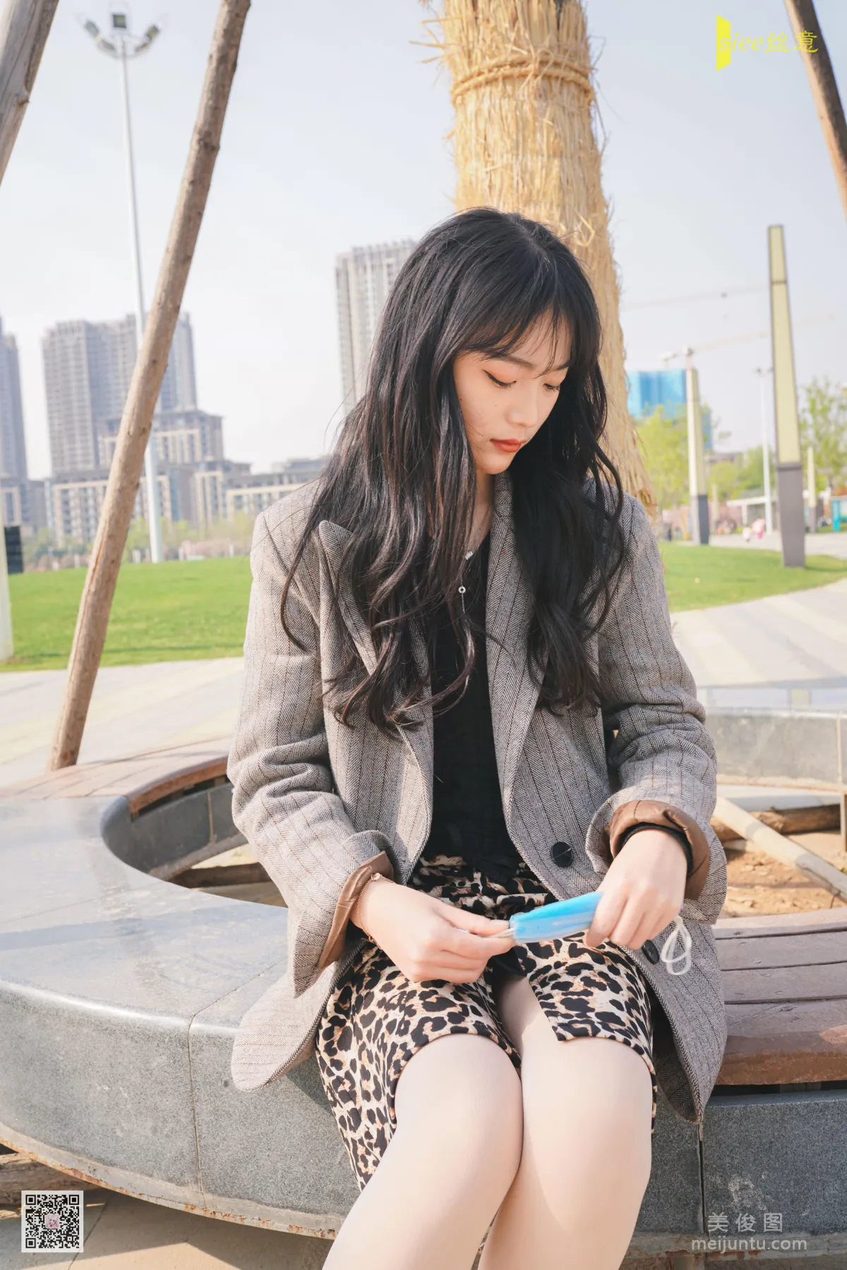 [丝意SIEE] No.439 筠筠 《春潮，摆脱羁绊》 写真集