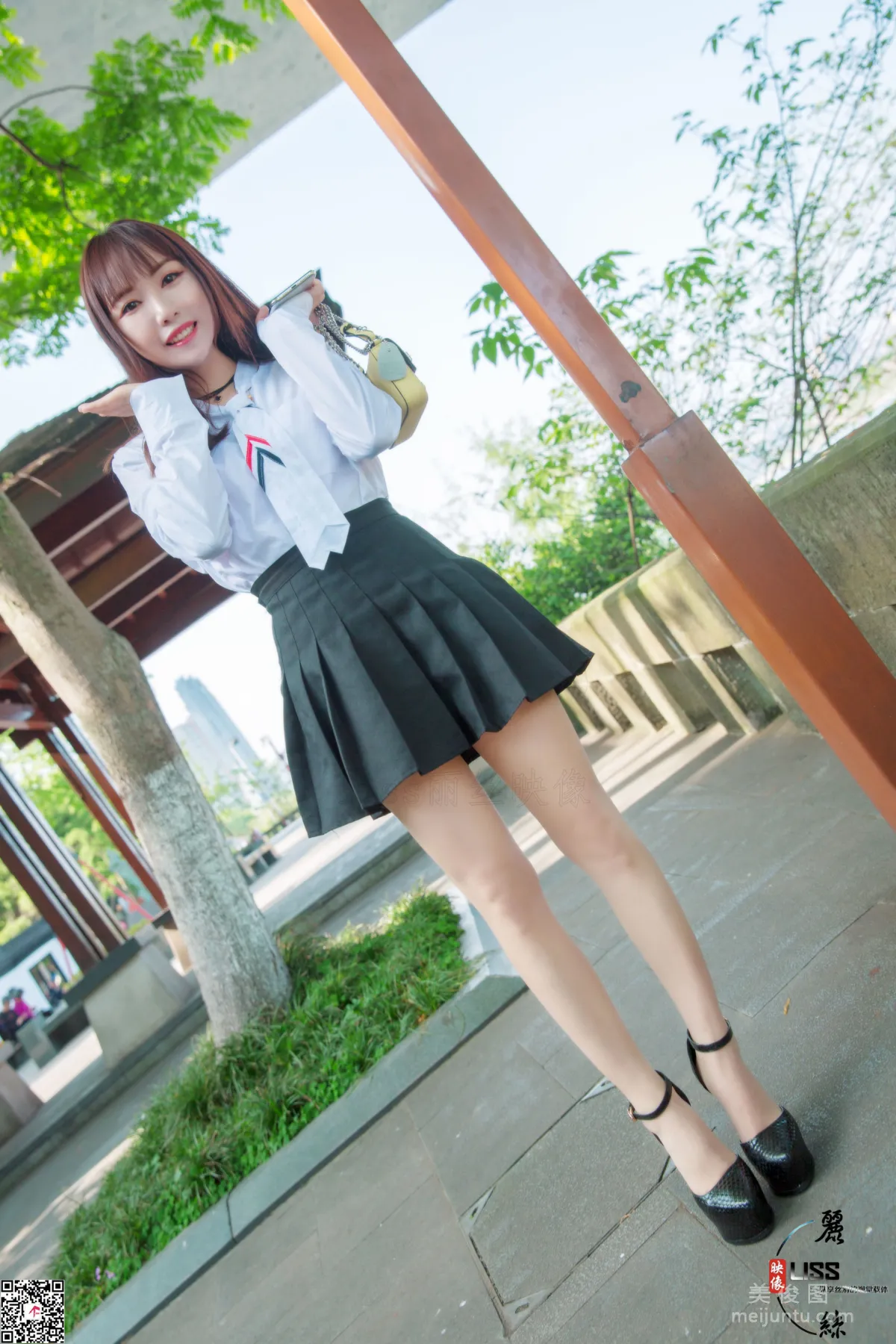 [丽丝映像GIRLISS] 柳嫣 《柳嫣的纯情》 写真集