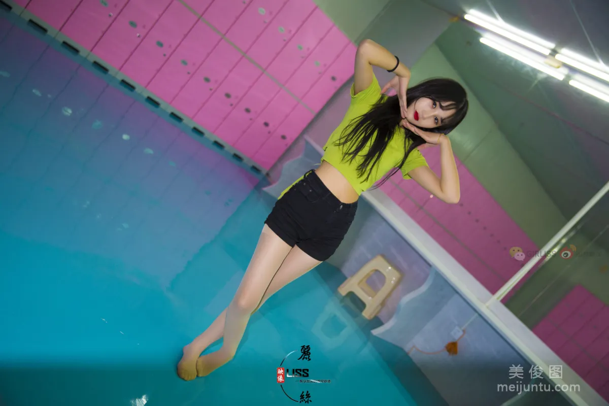 [丽丝映像GIRLISS] 《舞蹈室》 写真集