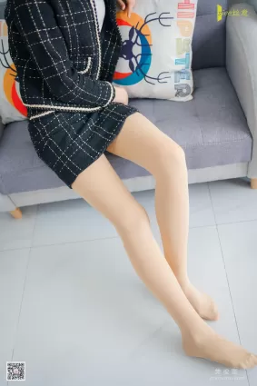 [丝意SIEE] No.451 荣荣 《那一刻，情为之往》 写真集