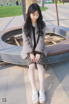 [丝意SIEE] No.439 筠筠 《春潮，摆脱羁绊》 写真集