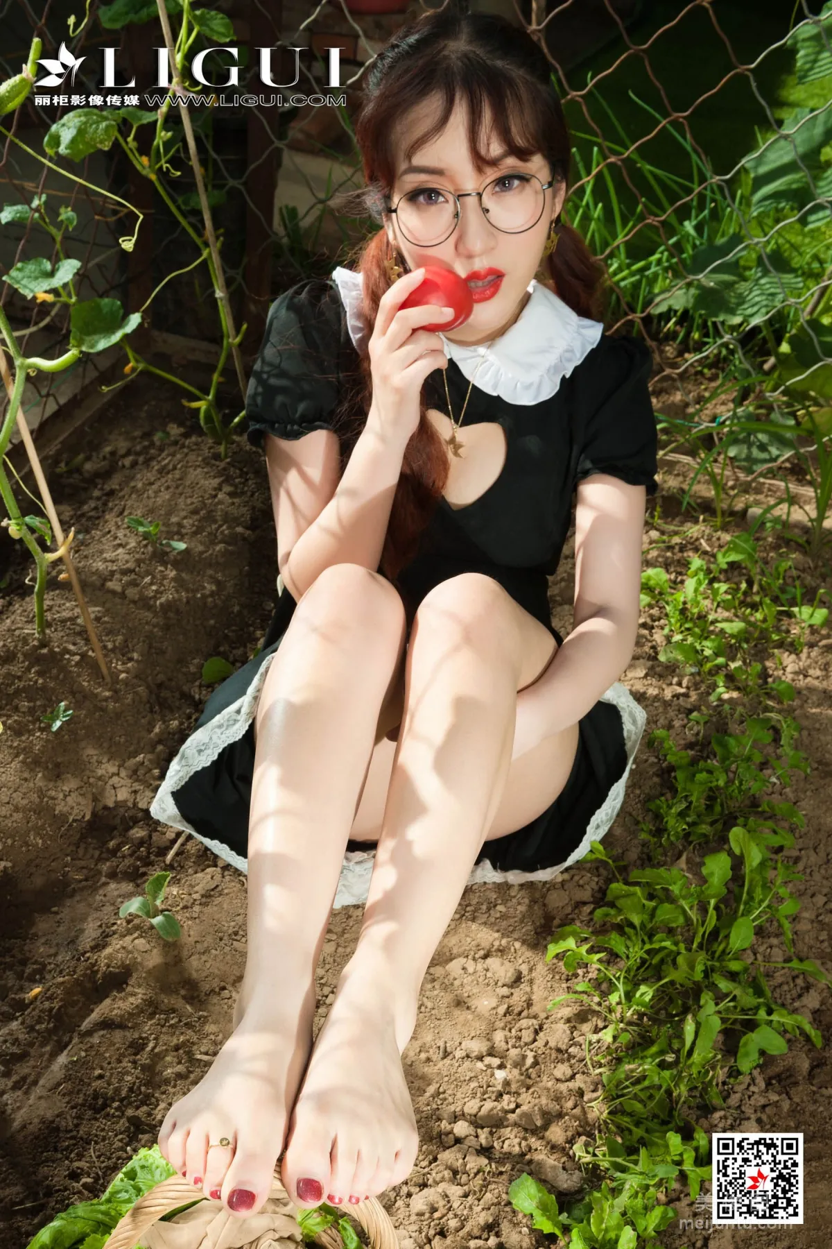 [丽柜Ligui] Model 汐汐 《泥士丝足情》 写真集