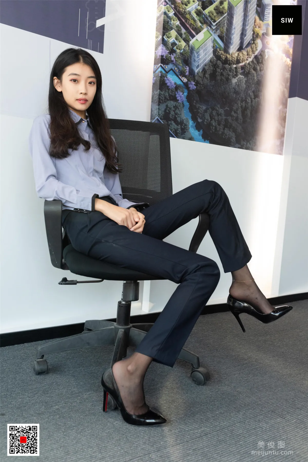 [斯文传媒SIW] 蓉儿 《女总裁职业白领制服衬衣长裤工装》 写真集