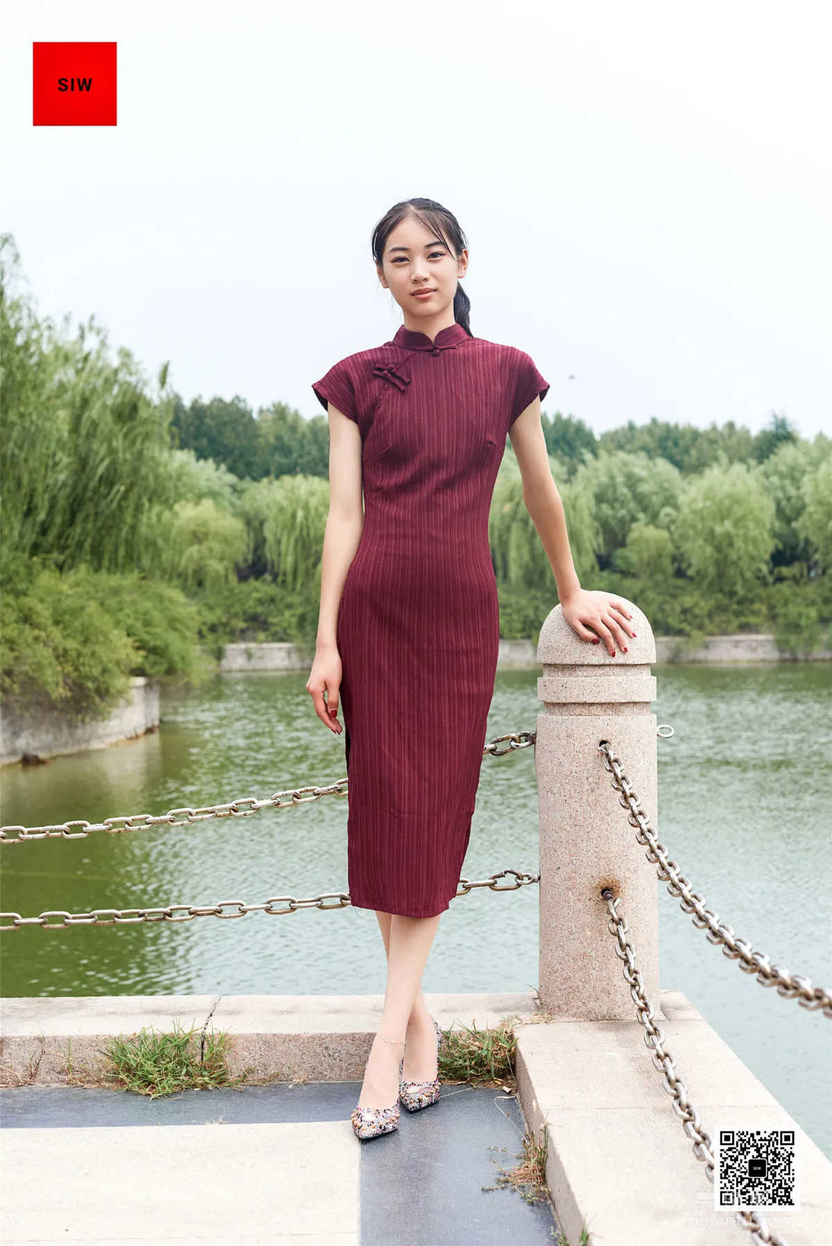 [斯文传媒SIW] 丽莉 《湖畔旗袍秀》 写真集