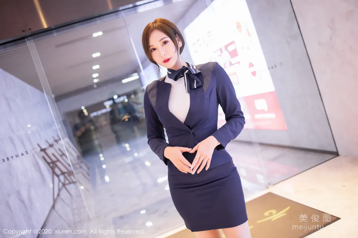 [秀人XiuRen] No.2221 Lavinia肉肉 《性感经典职场制服》 写真集