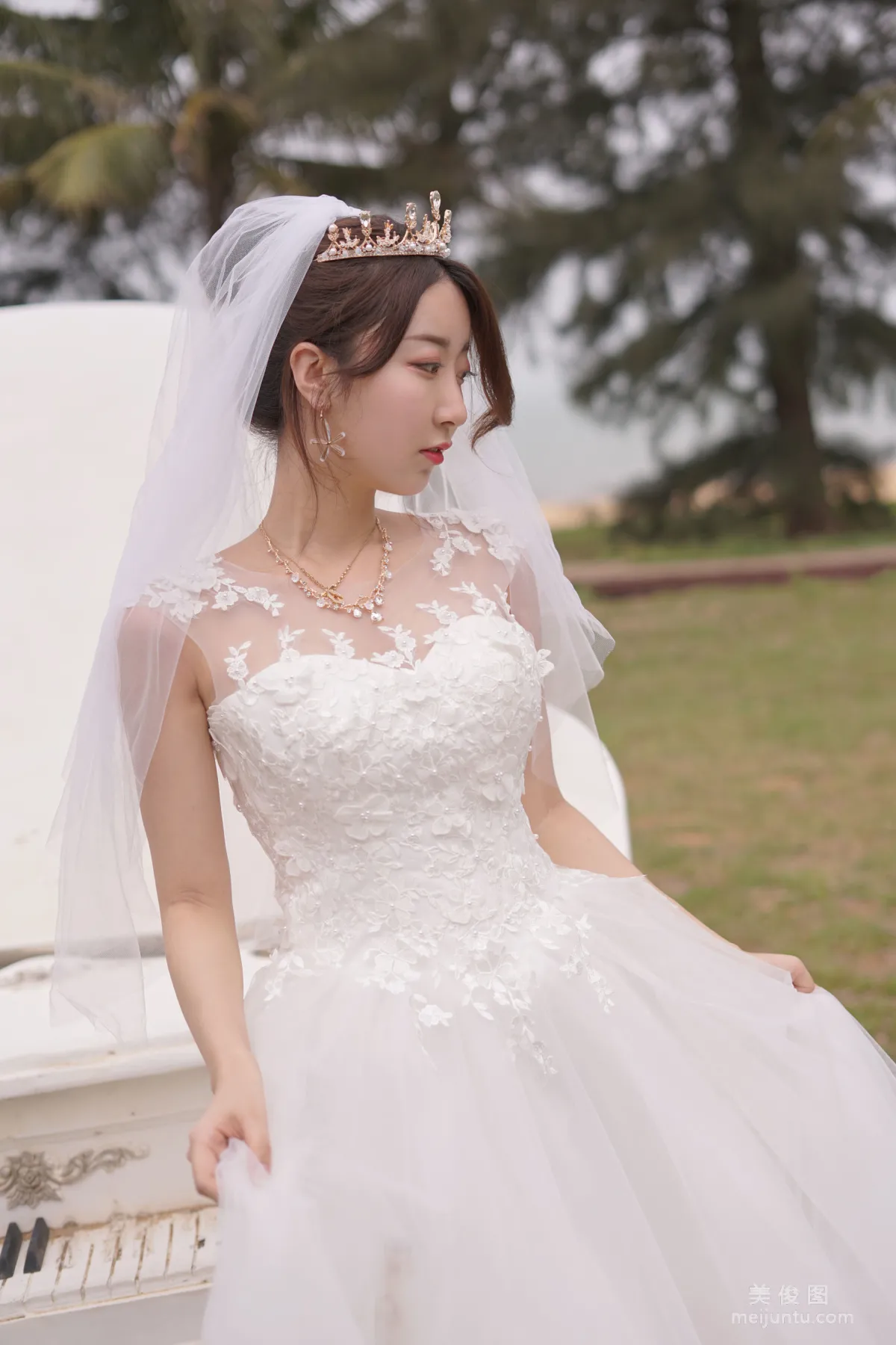 [COS福利] Coser黑川 《海岛之旅 婚纱》 写真集