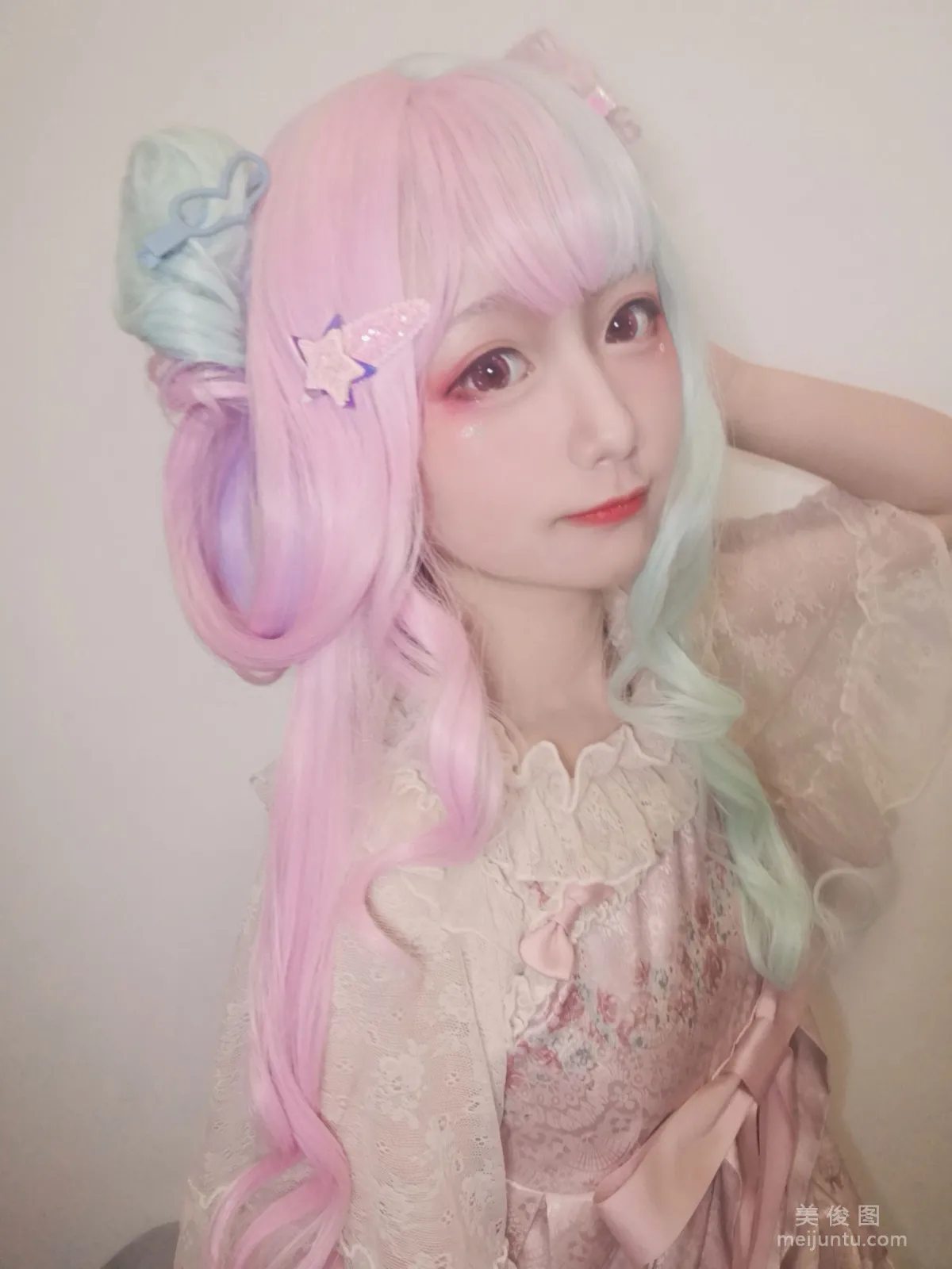 [COS福利] 动漫博主弦音sic 《lolita草莓薄荷冰淇淋》 写真集