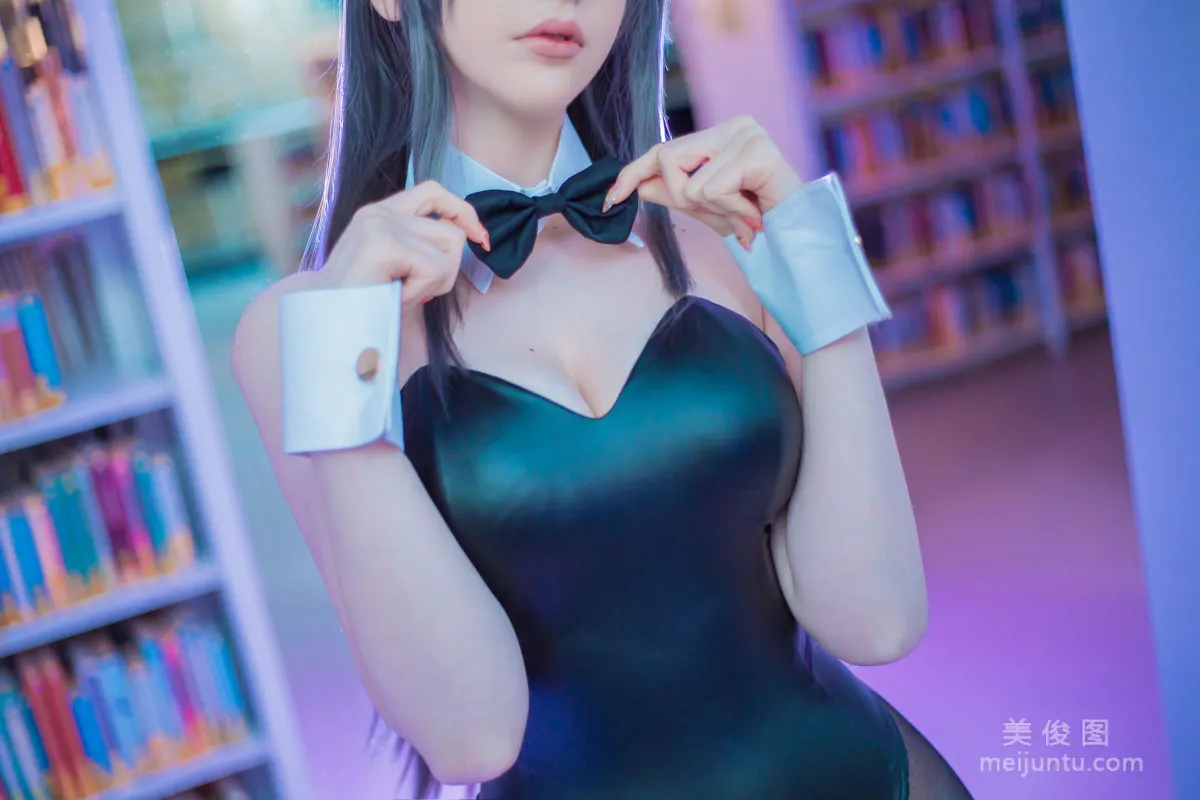 国外COS美女SayaTheFox 《麻衣学姐》 写真集