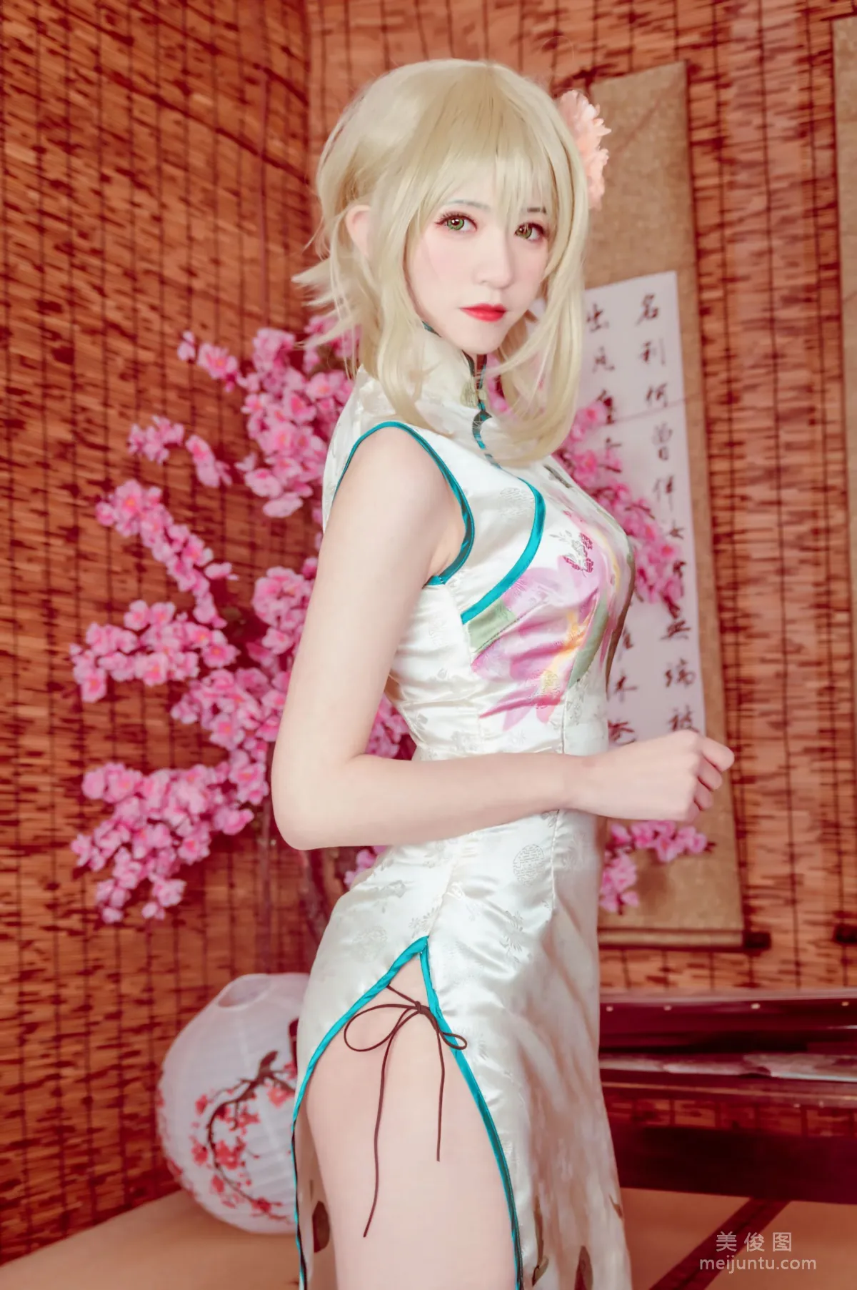 [COS福利] __KETTOE 《V家 GUMI 旗袍》 写真集