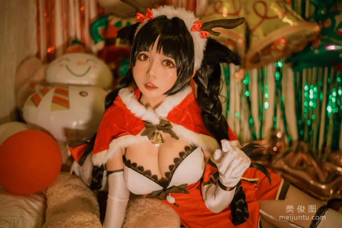 大眼萌妹黑猫猫OvO 《大潮圣诞》 写真集