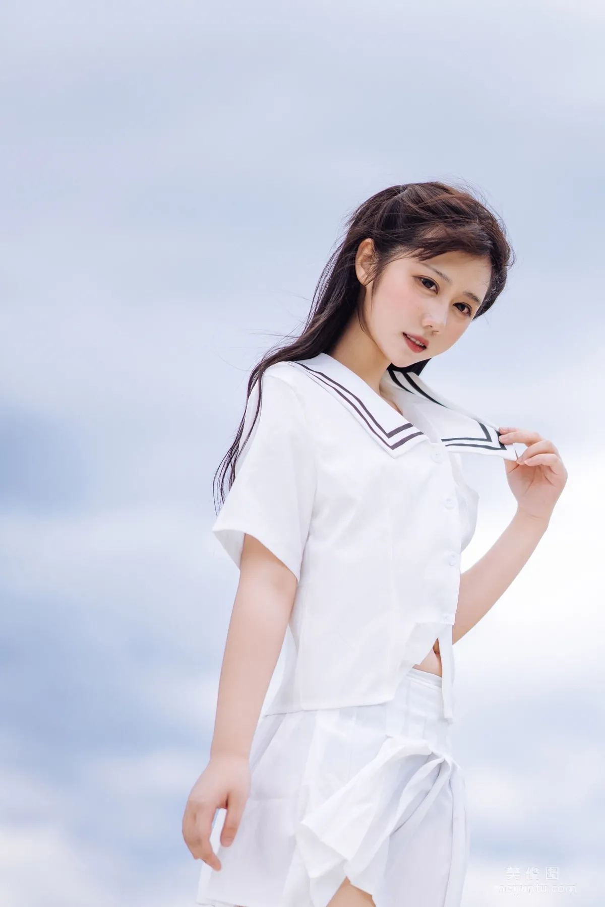 微博福利姬镜酱 《静夏之JK少女》 写真集