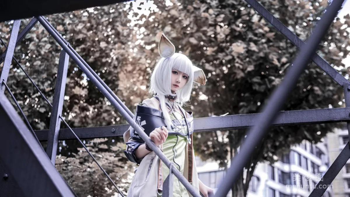 [COS福利] 动漫博主弦音sic 《明日方舟》 写真集