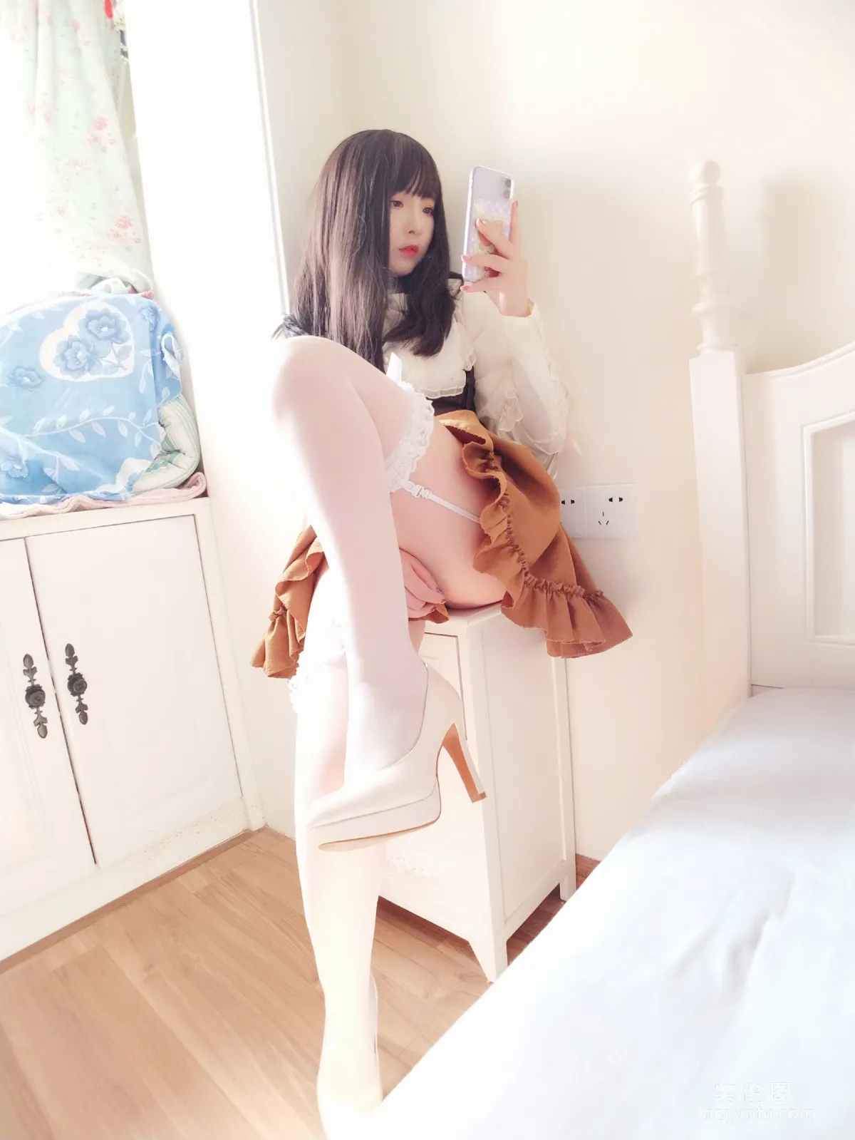 二次元美女古川kagura 《蕾丝长筒吊带丝袜》 写真集