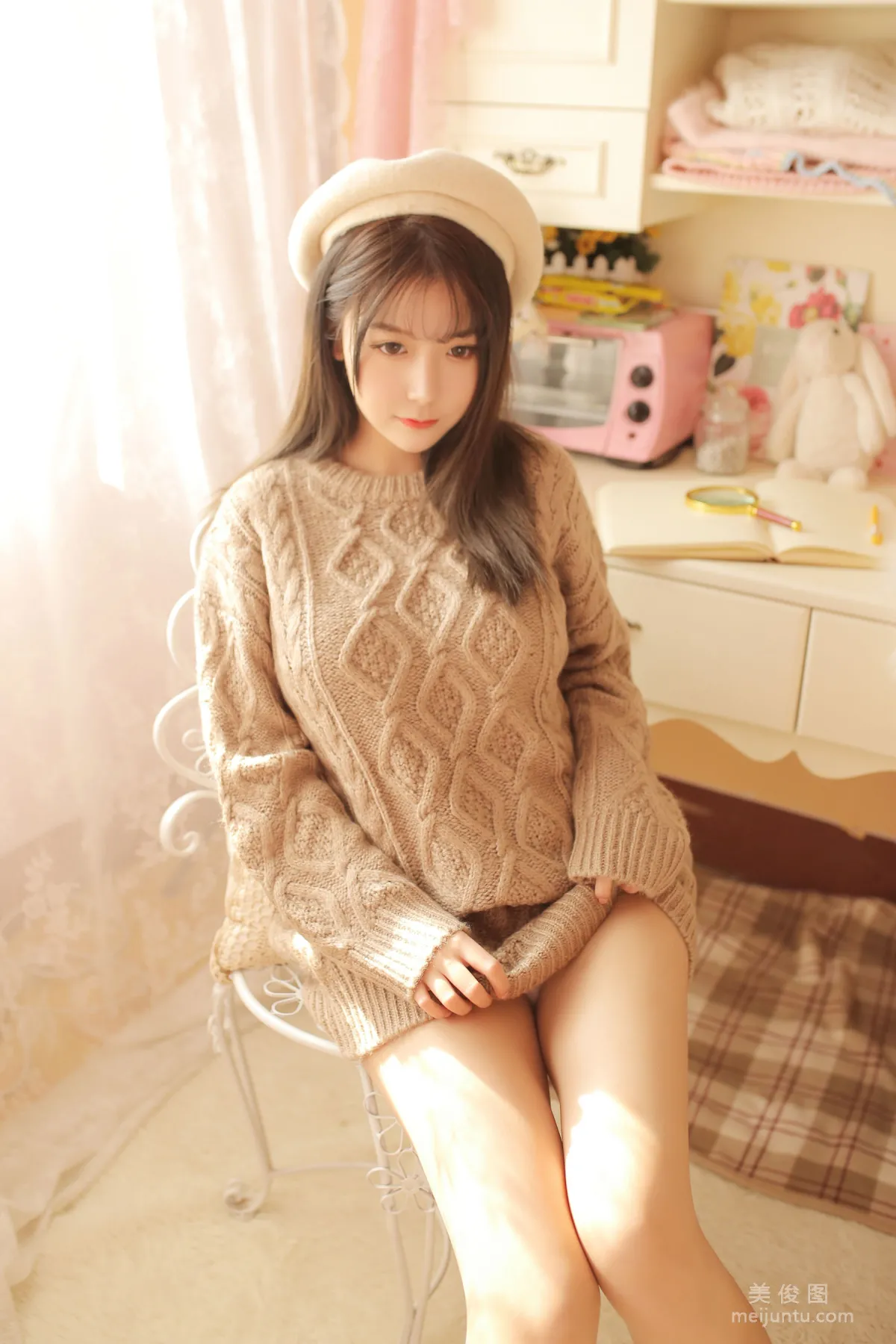 巨乳猫九酱Sakura 《驼色毛衣》 写真集