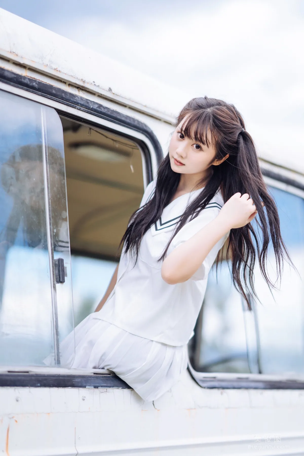 微博福利姬镜酱 《静夏之JK少女》 写真集