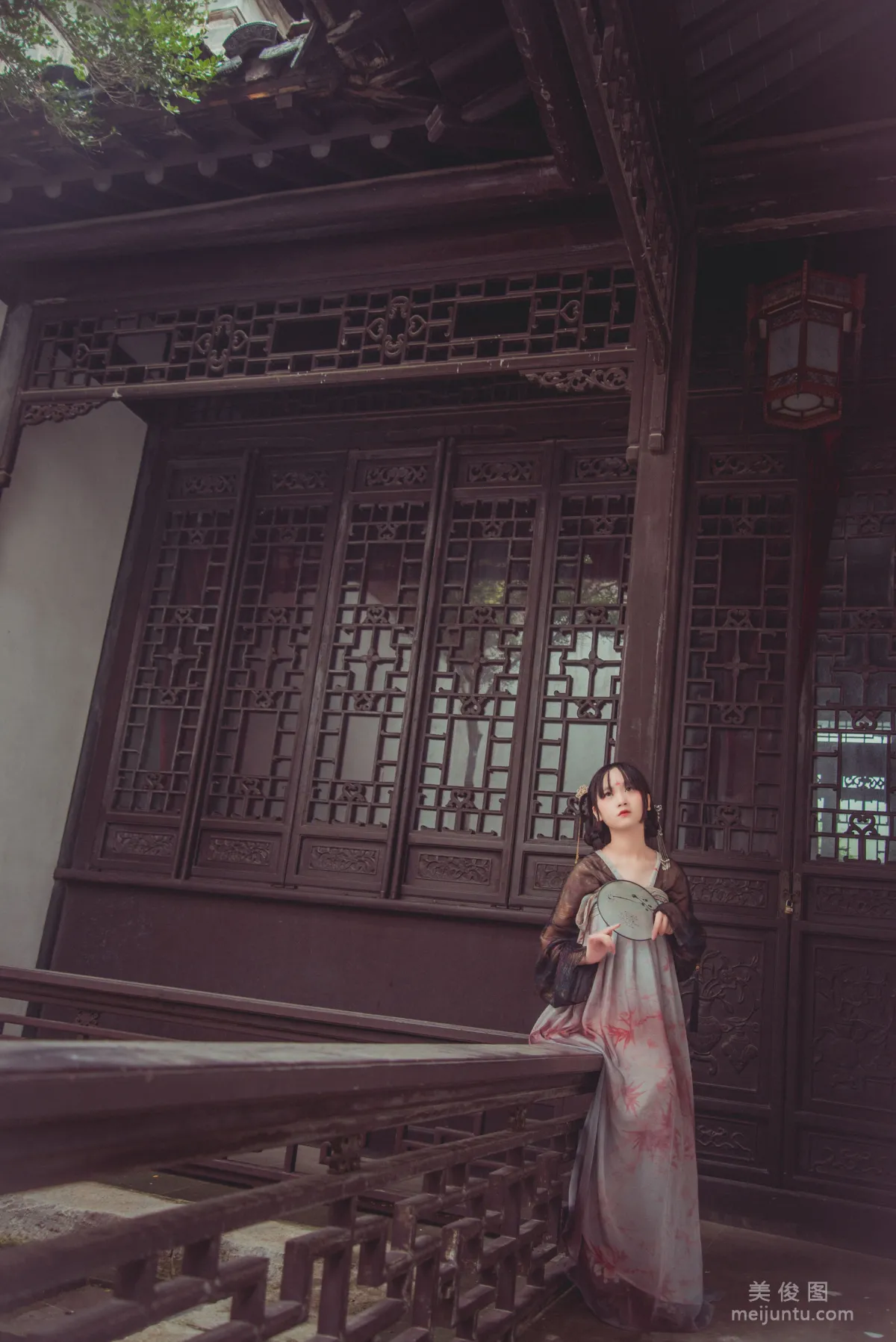 [COS福利] 弦音sic 《汉服 长生殿》写真集