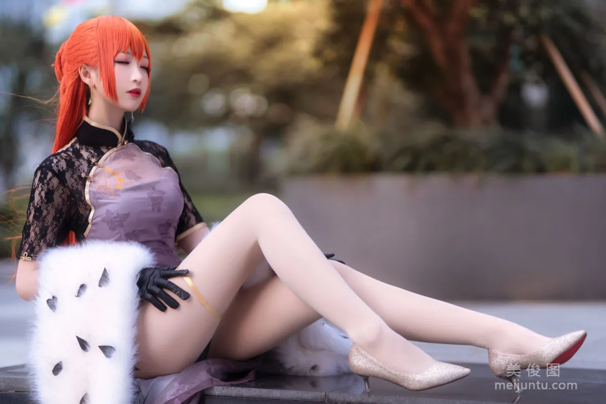[COS福利] Coser小姐姐南宫 《君主》 写真集