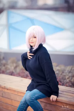 动漫博主弦音sic 《玛修 C93同人毛衣》 写真集