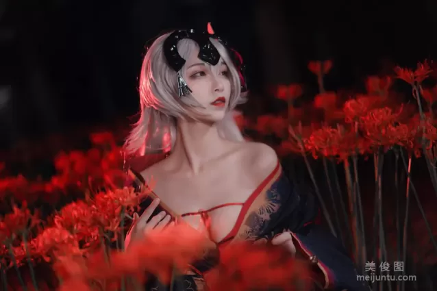动漫博主铁板烧鬼舞w 《黑贞》 写真集