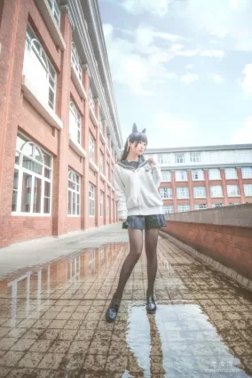 [COS福利] 动漫博主北之北 《碧蓝航线 爱宕JK》写真集