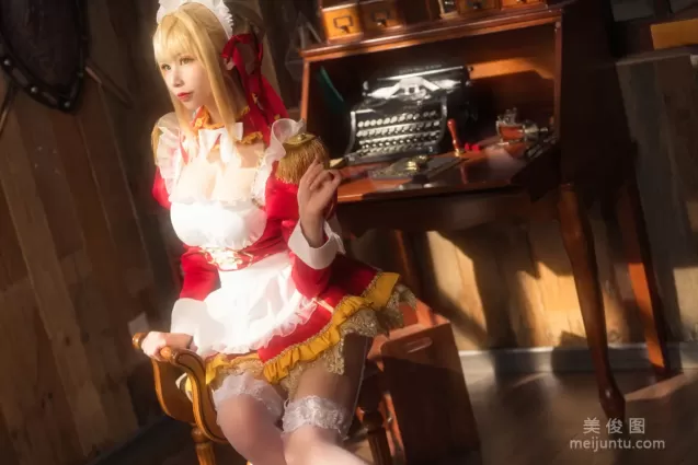 [COS福利] 爱老师_PhD《尼禄YD女仆》 写真集