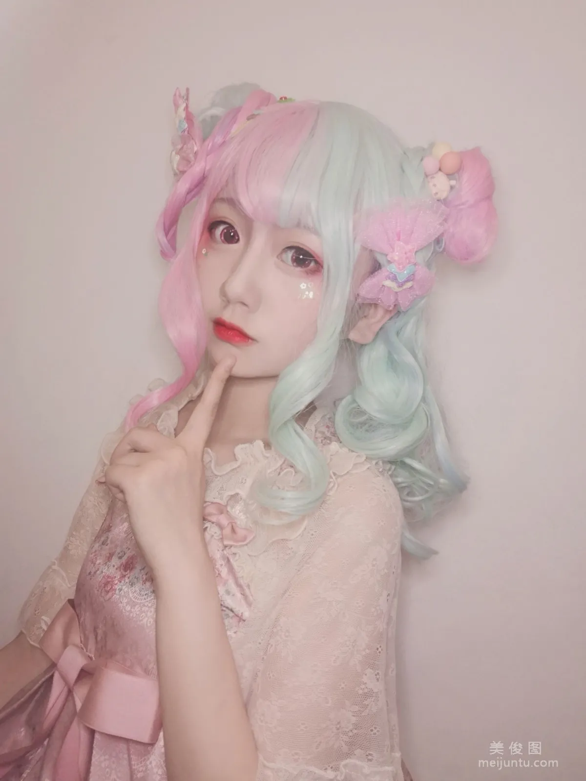 [COS福利] 动漫博主弦音sic 《lolita草莓薄荷冰淇淋》 写真集