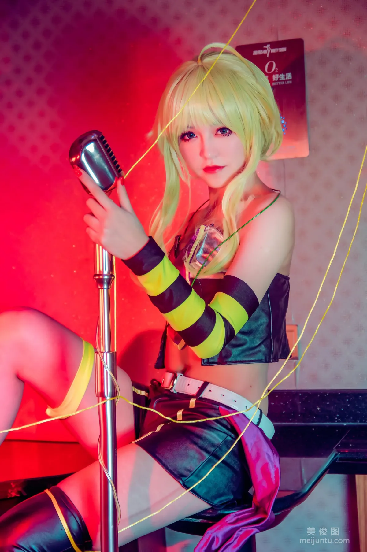 [COS福利] __KETTOE 《V家 GUMI》 写真集