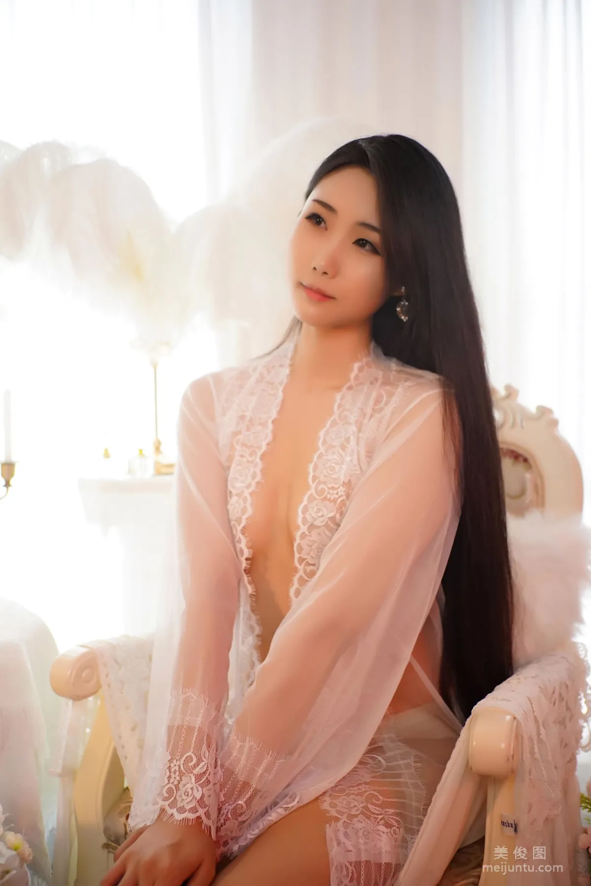 动漫博主曉美媽 《微醺》 写真集