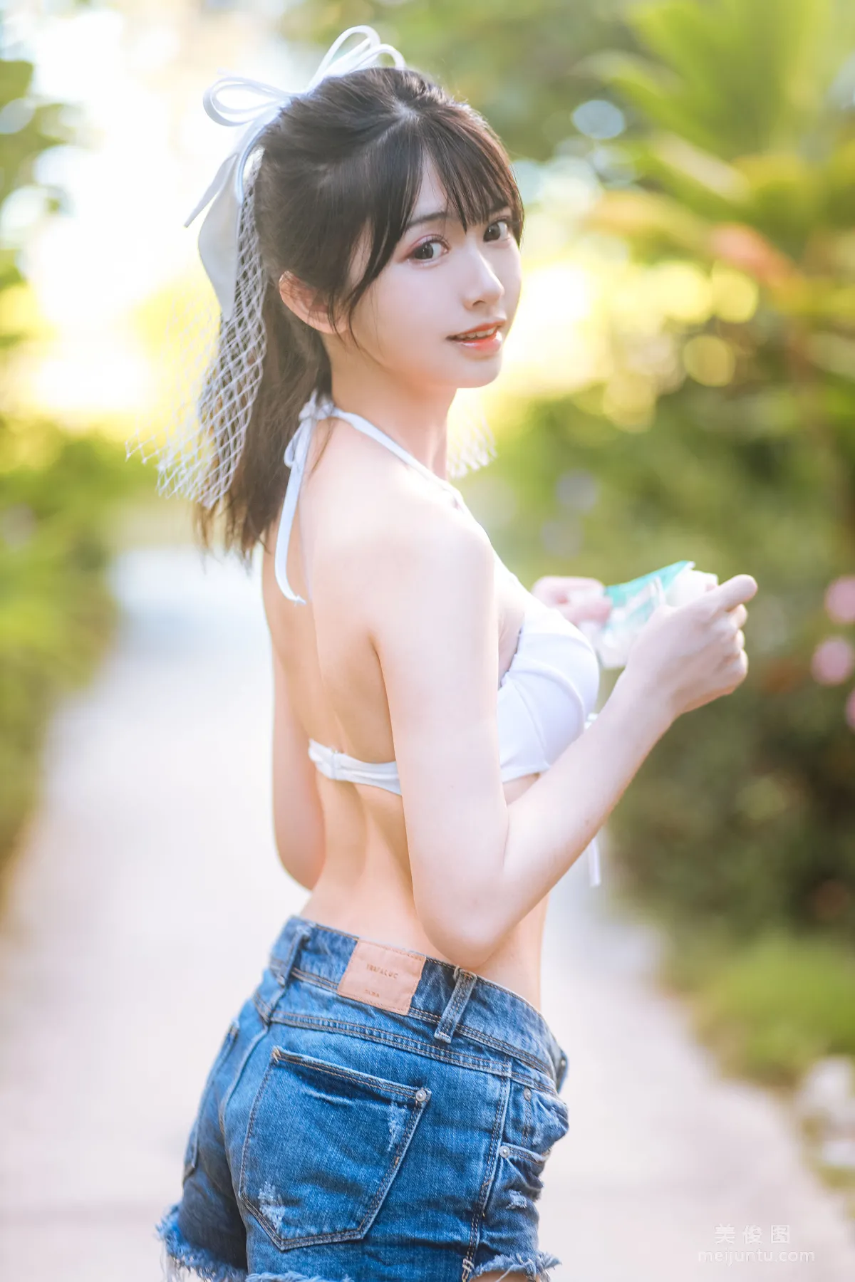[COS福利] 超人气Coser鳗鱼霏儿 《海边》写真集