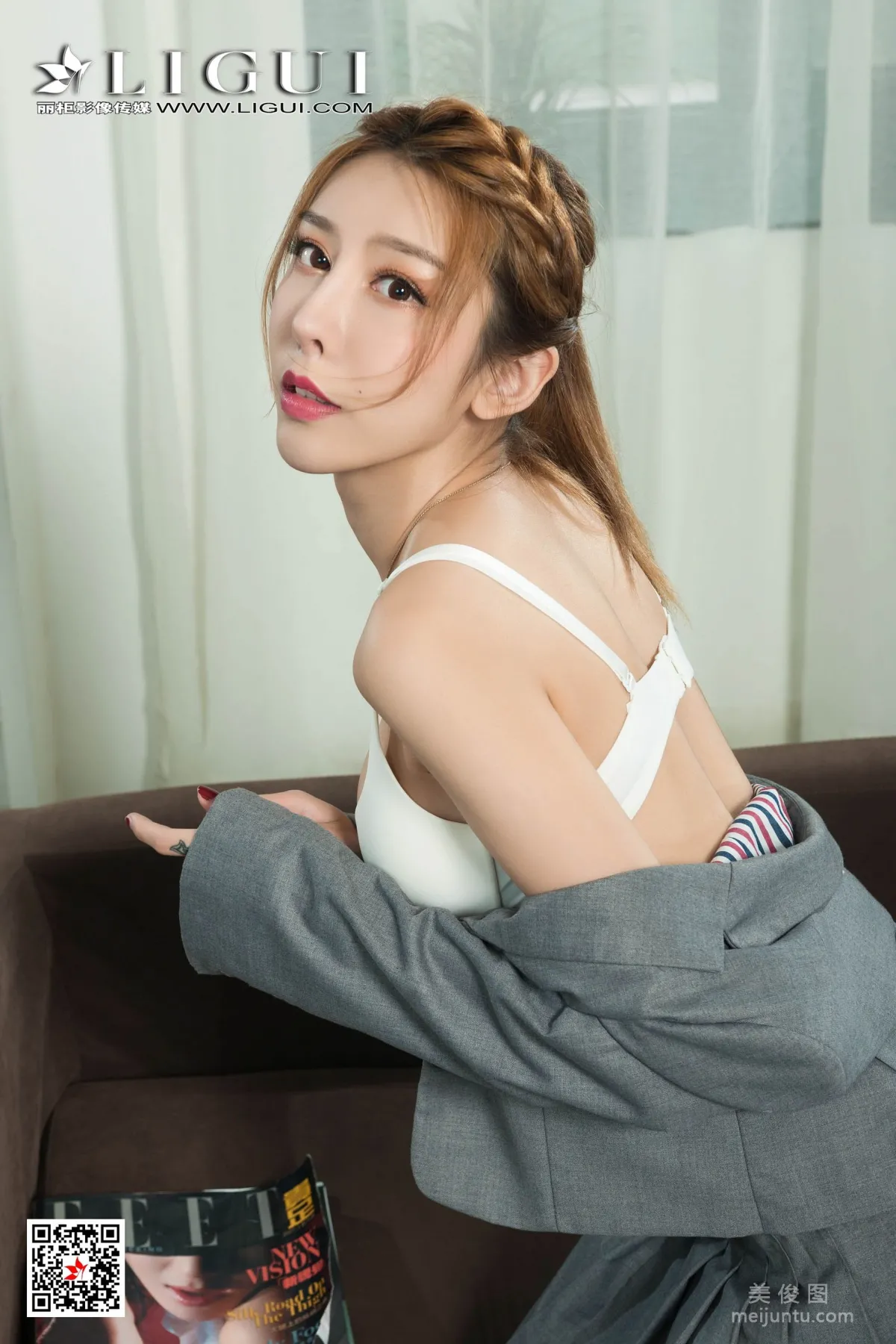 [丽柜Ligui] 兔子 《沙发肉丝》 写真集